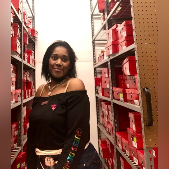 Guess Crop Sweatshirt - Picture 5 of 16